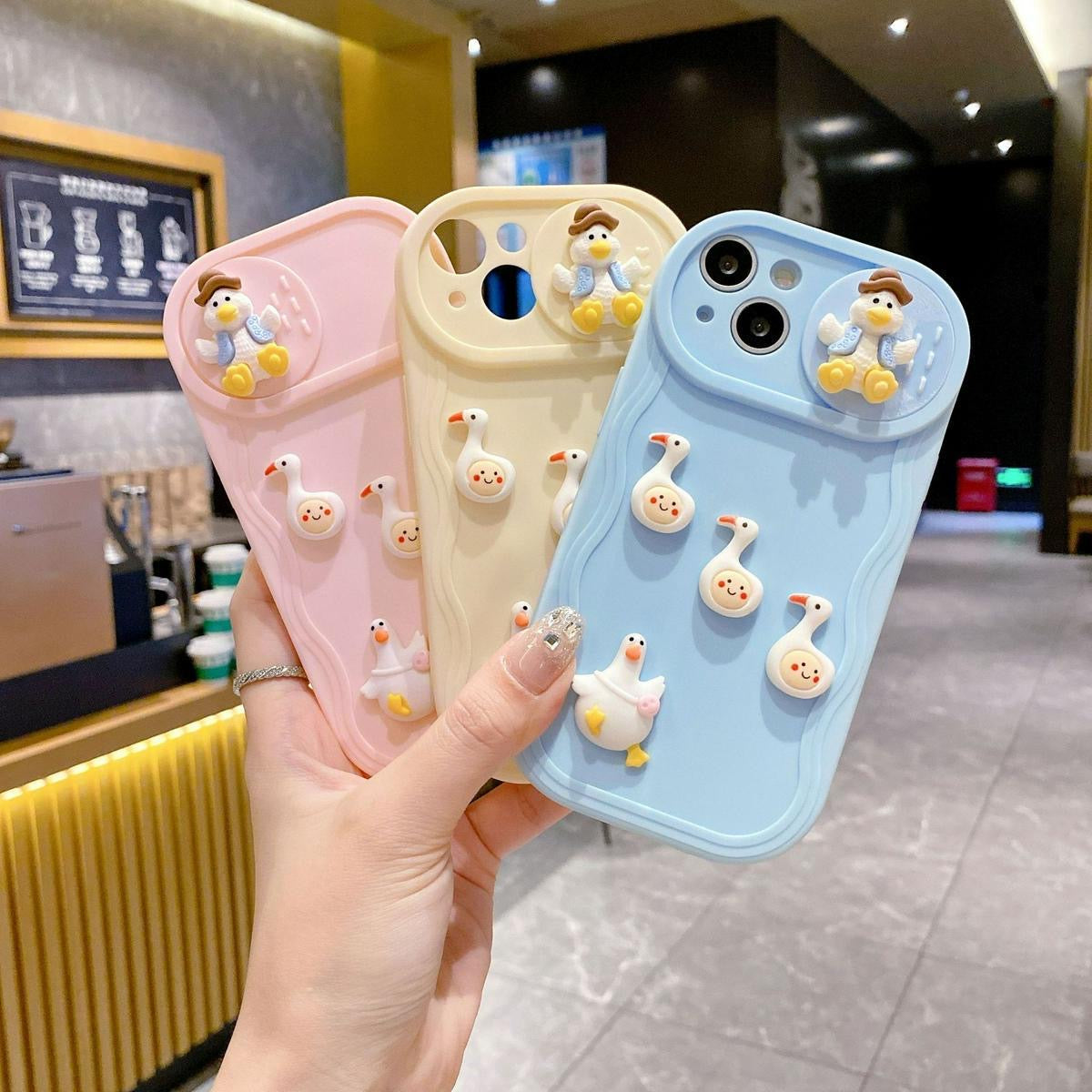iPhone用 ケース スライド式カメラカバー 耐衝撃 可愛いアヒル レンズ保護 アイフォン用 スマホケース 防塵 人気 落下防止 滑り止め 指紋防止 携帯カバー