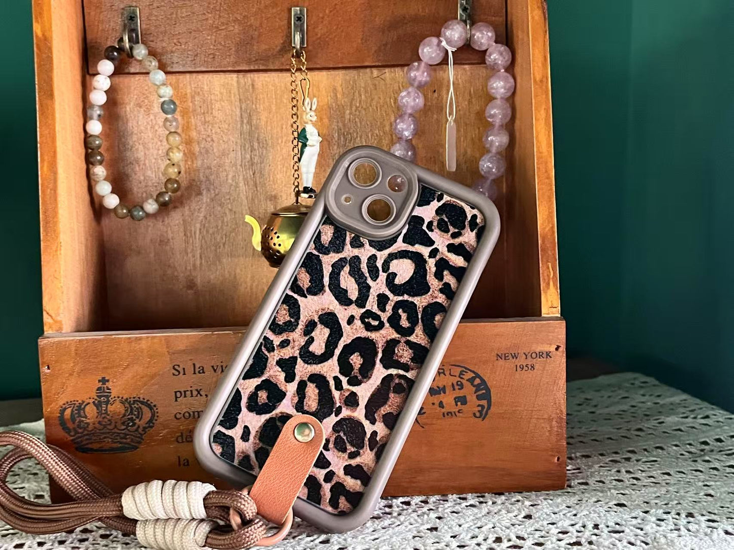 iPhone用ケース スマホケース 可愛い豹柄 ヒョウ柄 ストラップアイフォン カバー 女性 おしゃれ 全面保護 耐衝撃 黄変防止 耐久性 カバー ワイヤレス充電対応 フルカバー