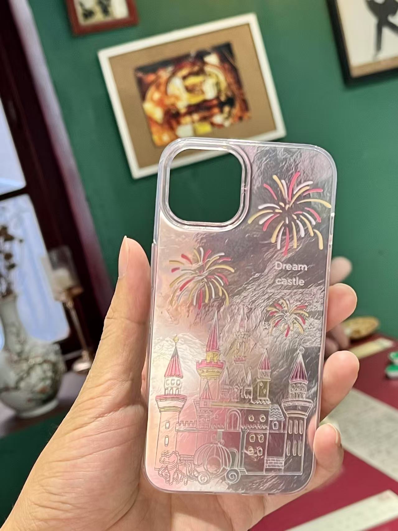 iPhoneケース [反射性 / One Piece ] -  ［ワイヤレス充電対応］お城と花火 ヒカル夢 カメラ保護 おしゃれ  スマホケース