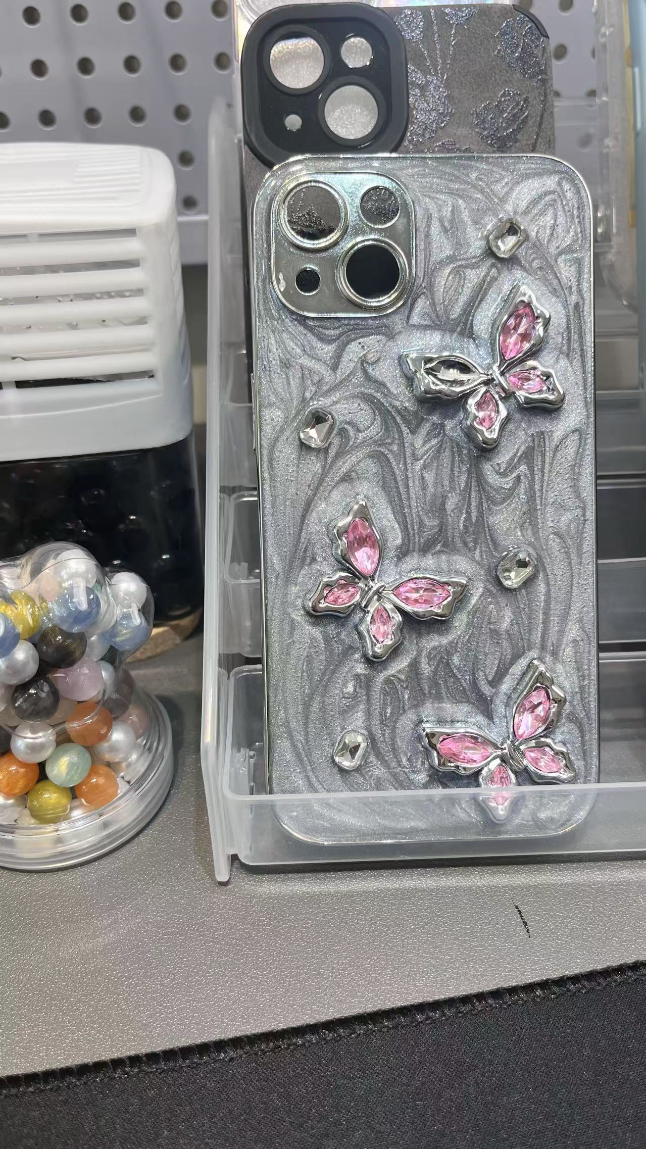 iPhone 用 ケース キラキラ 蝶々立体 かわいい ゴージャス 綺麗 人気スマホケース レディース バタフライ オシャレ シンプル 光沢カバー 派手